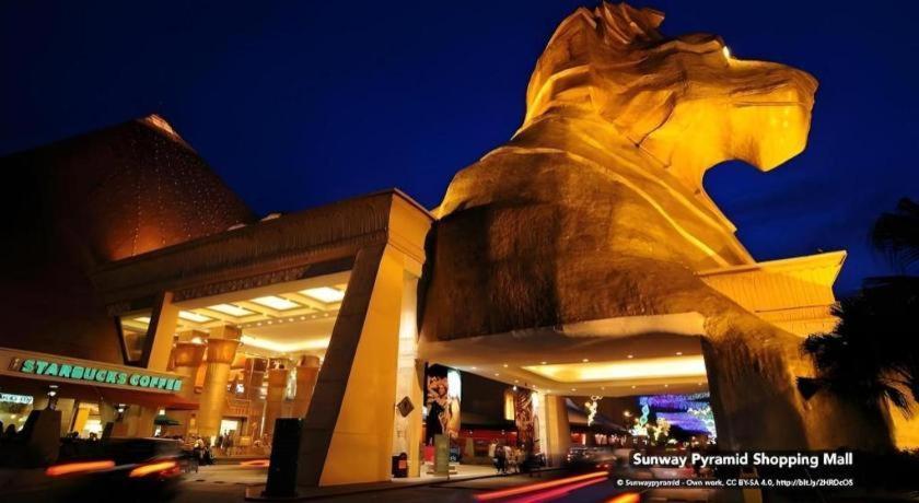 Golden Night Hotel Subang Jaya Exterior photo